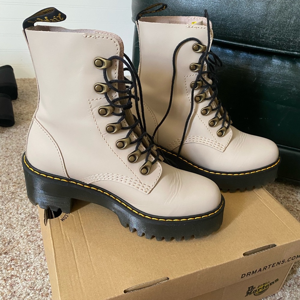 Dr. Martens Leona Women’s Leather Heeled Boots - Picture 5 of 8